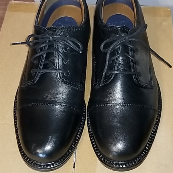 [DOCKERS] Gordon Leather Oxford Cap Toe Dress Shoe - Picture 3 of 16